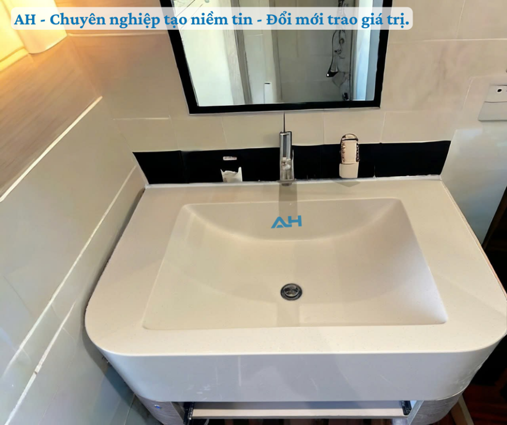 Ở Tuyên Quang giá lavabo solid surface đúc nguyên khối bao nhiêu ?